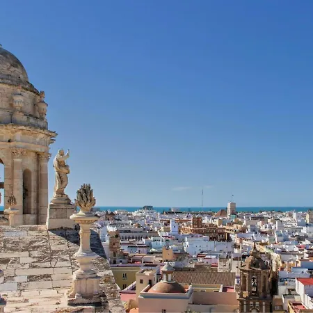 Nebro Estrella, En El Corazon De Cadiz