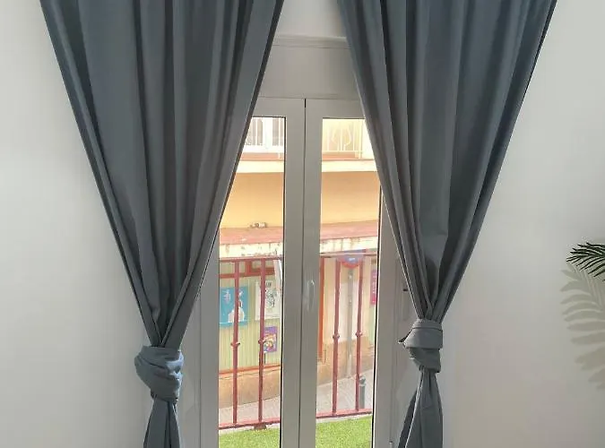 Nebro Estrella, En El Corazon De Apartament Kadyks